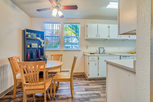 Oak Glen Apartments