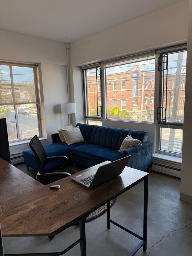 Photo - 1 Bedroom Fully Furnished Gem*