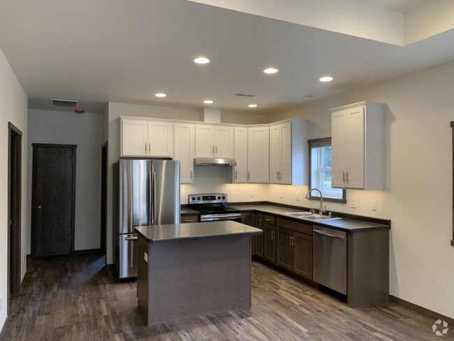 Building Photo - 706 McHugh Rd Unit 20 Rental