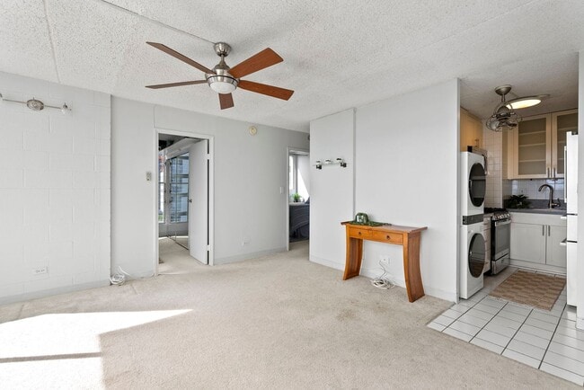 Photo - Punahou Pulelehua 2 Bedroom 1 Bathroom 1 Parking 7th Floor Condo Electric and Water Included w/ Rent Unidad 704