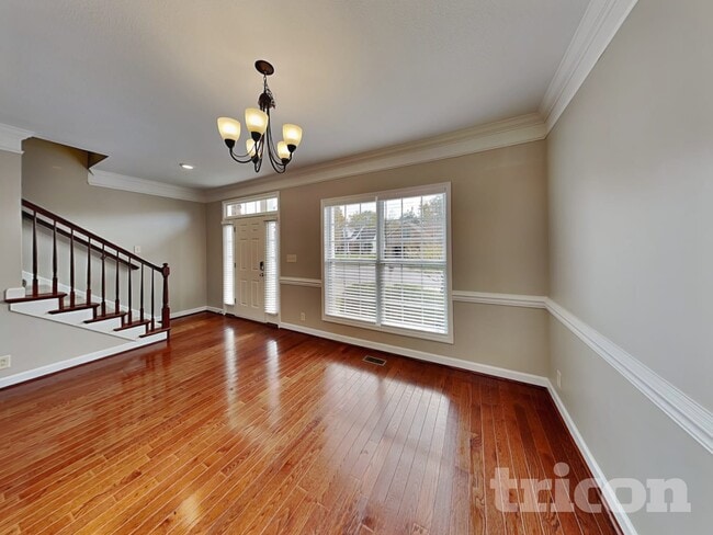 Photo - 935 Willow Circle