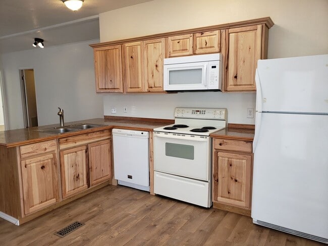 Building Photo - 3 bedroom 2 bath Mobile-home in Hayden