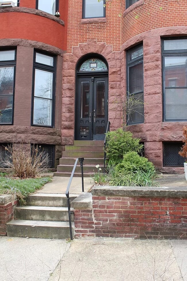 Building Photo - 1732 Linden Ave Unit Front