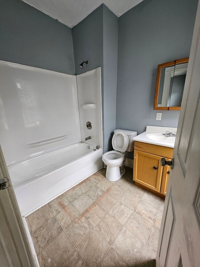 Photo - Upper 2 bedroom unit