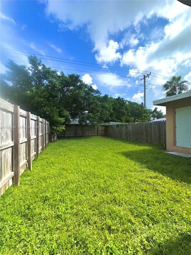 Photo - 2125 NW 66th St Unit 2