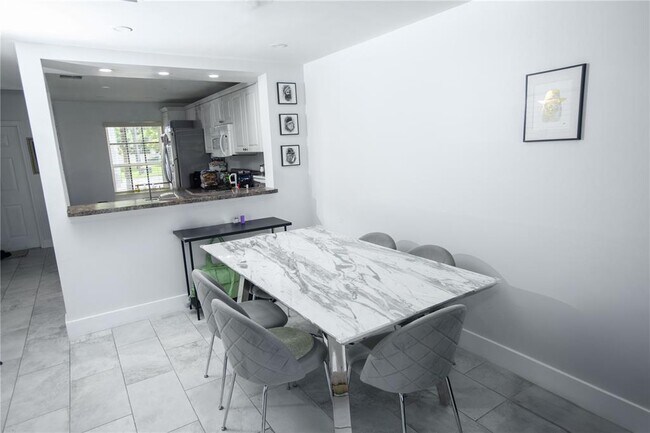 Photo - 4905 SW 31st Ter