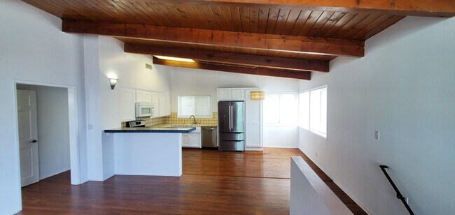 LIVING RM TO KITCHEN