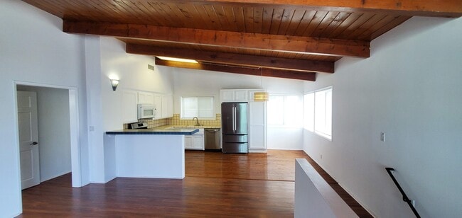 LIVING RM TO KITCHEN - 3820 Ocean Dr Unit 3820 OCEAN DRIVE MANHATTAN BEACH CA 90266