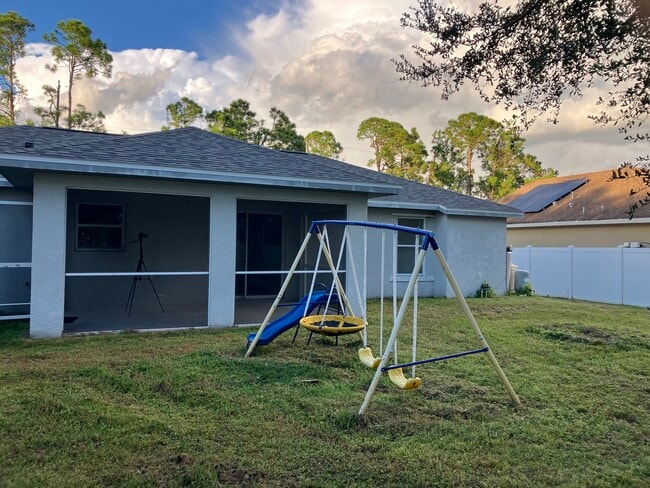 Photo - 4185 Simkins Ave