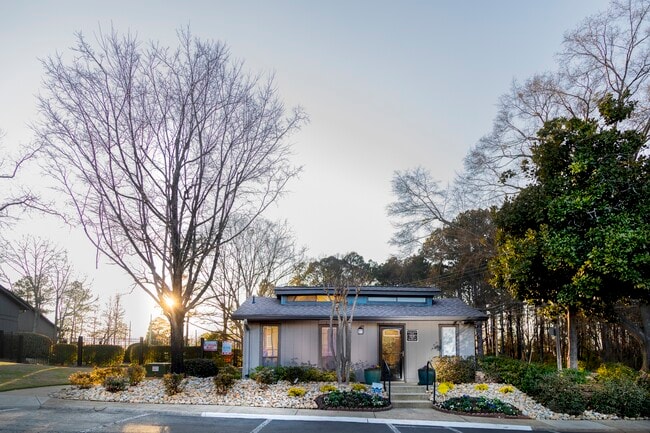 Photo - Pine Village North