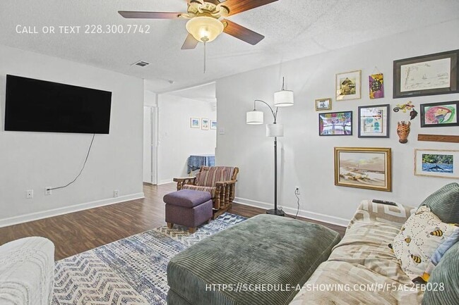 Photo - 883 Rustwood Dr