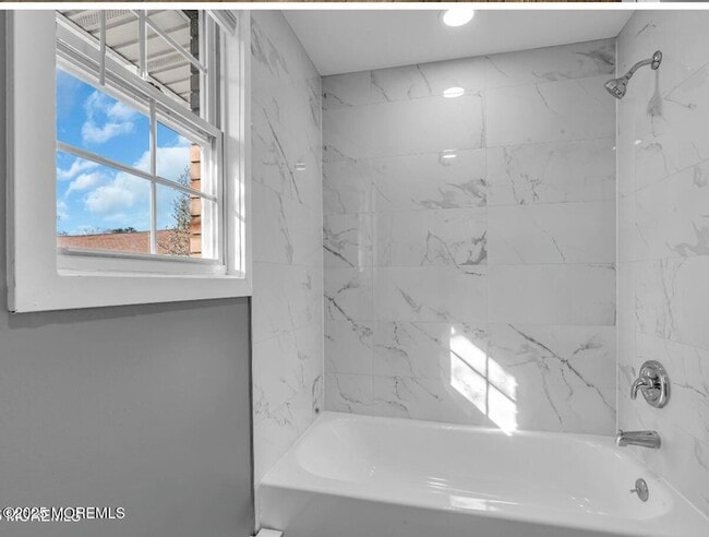 Building Photo - 364 Westwood Ave Unit 83