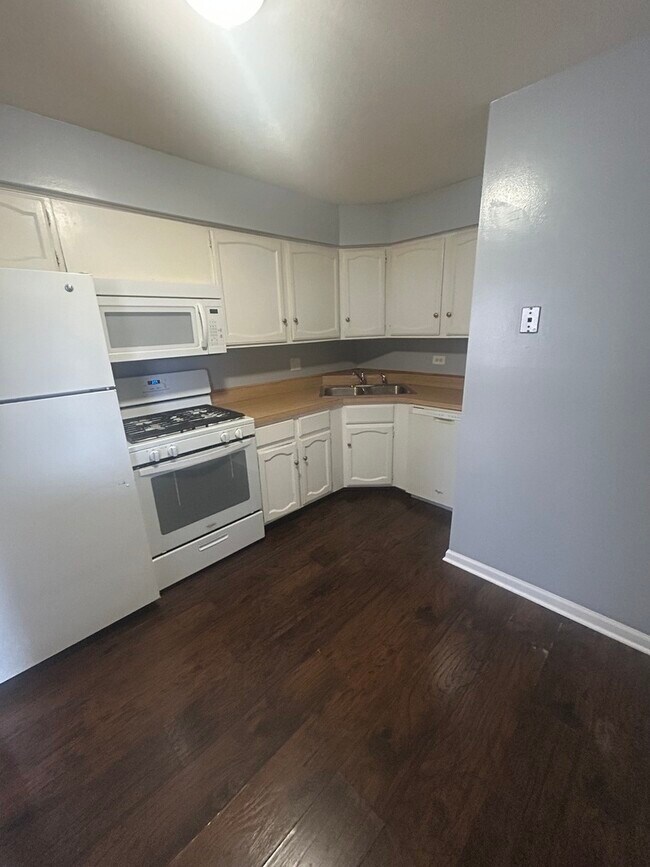 169 S Gregory St Unit 13