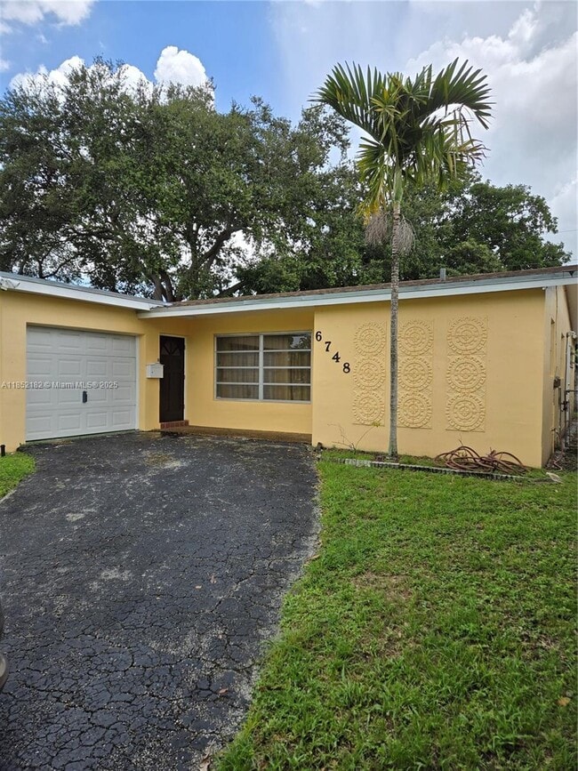 Building Photo - 6748 SW 34th Ct Rental