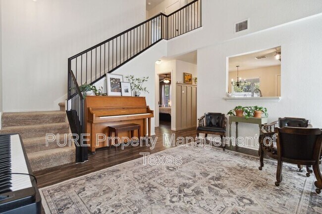 Photo - 433 Sweet Leaf Ln