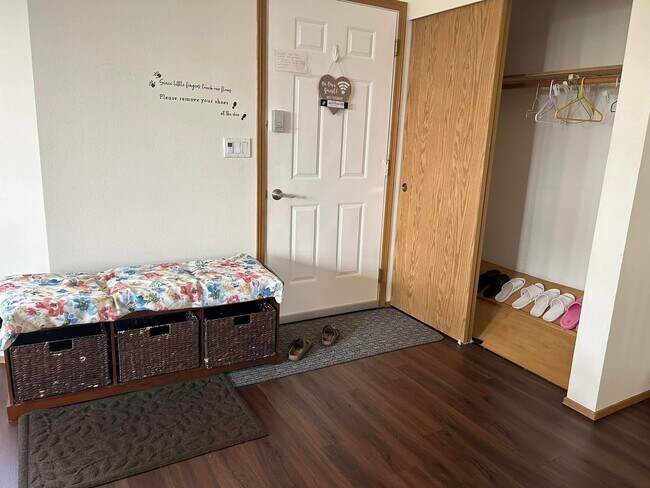 front entrance - 6904 54th Pl NE Unit D with shared bath