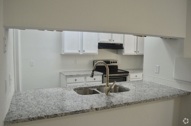 Building Photo - Charming 3 bed 2 bath with a converted gar... Rental