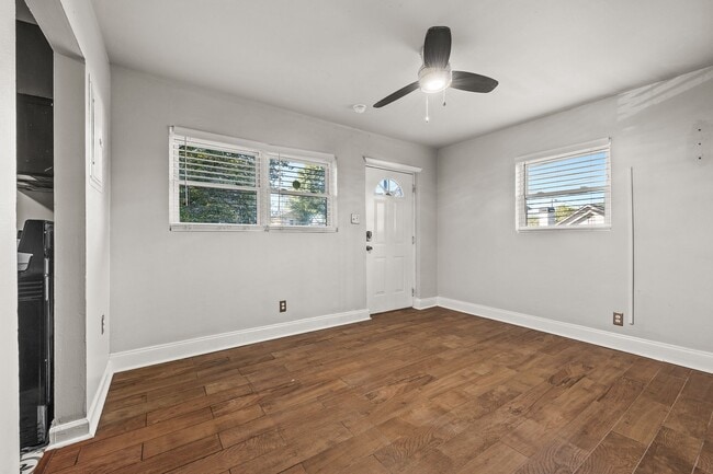 Living Room - 692 Smith St SW