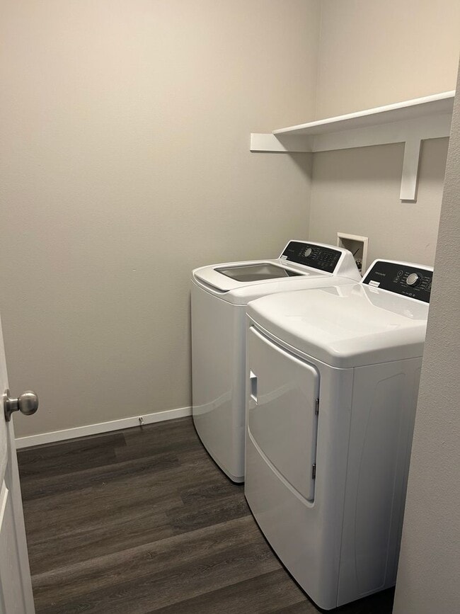 Photo - 3 bedroom 2 1/2 bath house with 2 car garage.