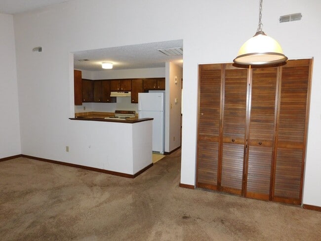 Photo - 1542 College Way