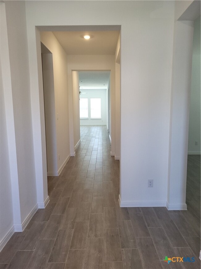 1233 Fox Wing Wy