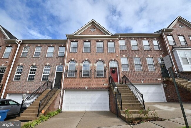 Building Photo - 8240 Gunston Commons Way Rental
