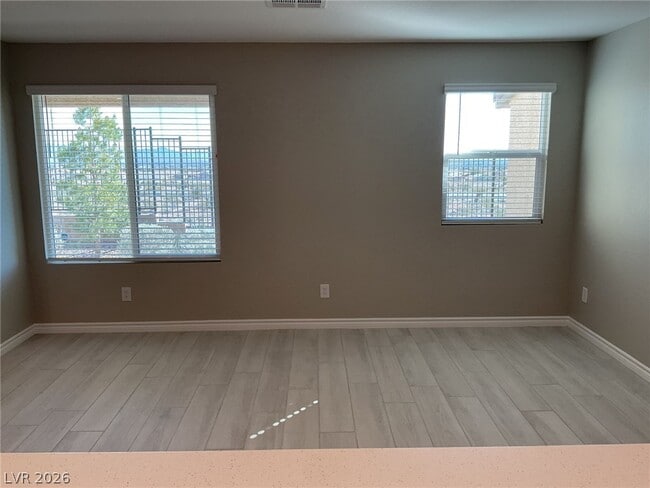 Photo - 6184 Rathbone St