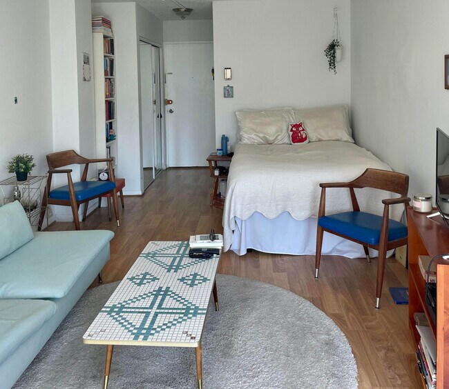 Typical bed arrangement - 1330 New Hampshire Ave NW Unit 708