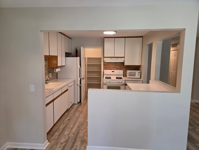 Kitchen- Pantry - 301 Pembridge Ln Unit 301 Pembridge-Schaumburg