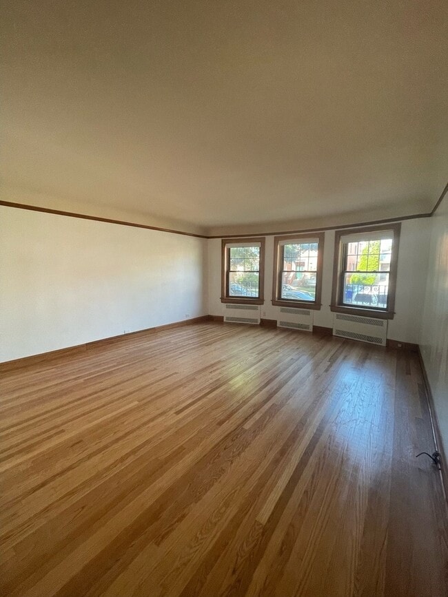 Photo - 5832 N Virginia Ave Unit 1