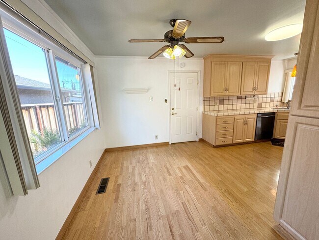 232 Coleen St