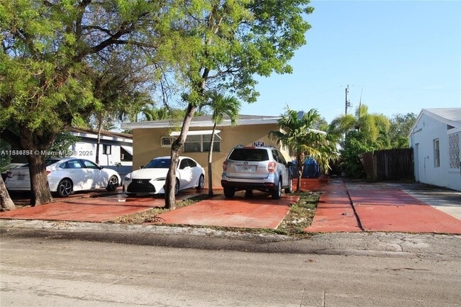 Building Photo - 317 SE 2nd St Unit 1 Rental