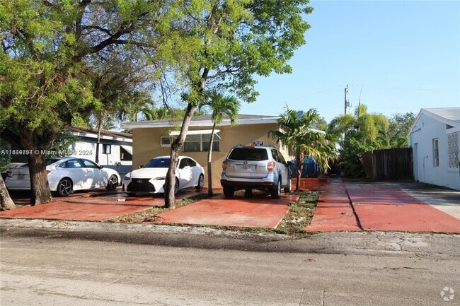 Building Photo - 317 SE 2nd St Unit 1 Rental