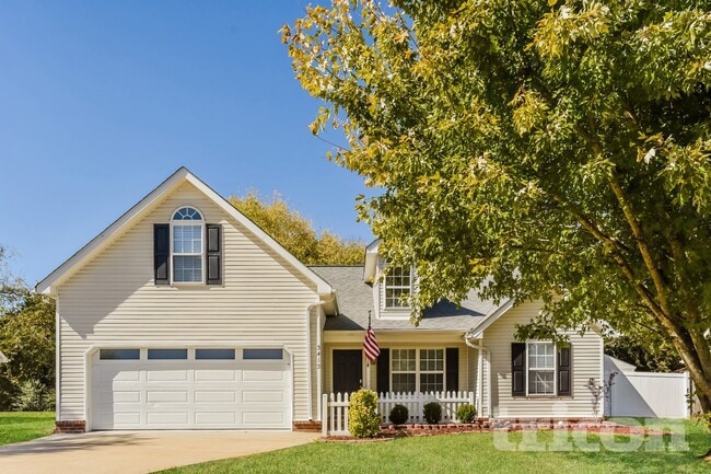 Building Photo - 3415 Hardwood Dr