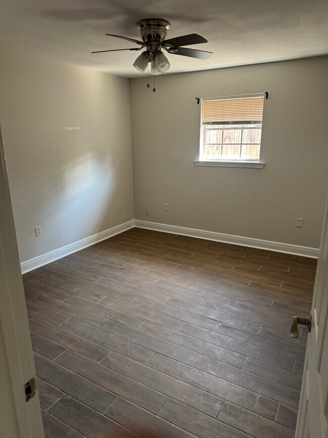 Photo - 7718 Reindeer St