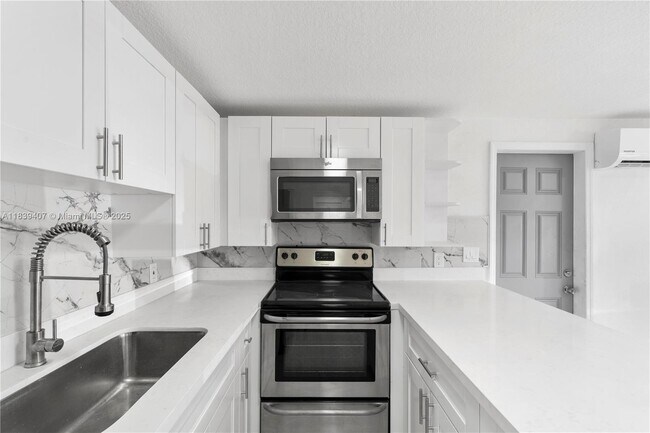 Photo - 607 SW 3rd St