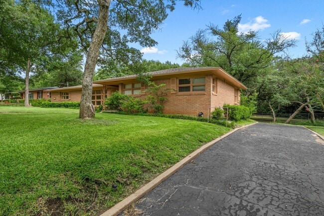 Photo - Private Woodway Retreat
