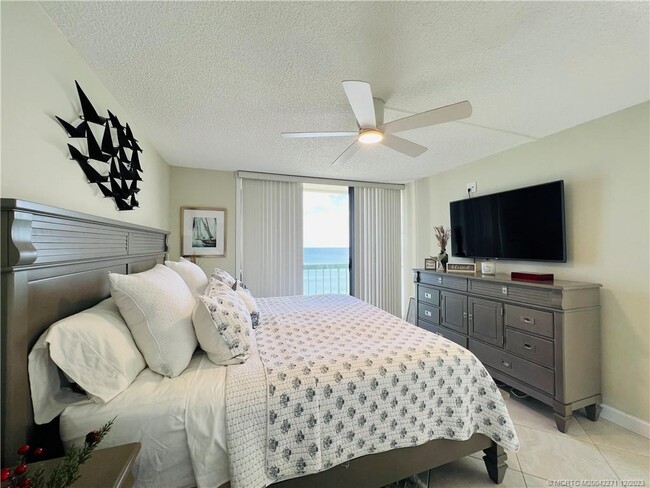 Building Photo - 9900 S Ocean Dr Unit 810