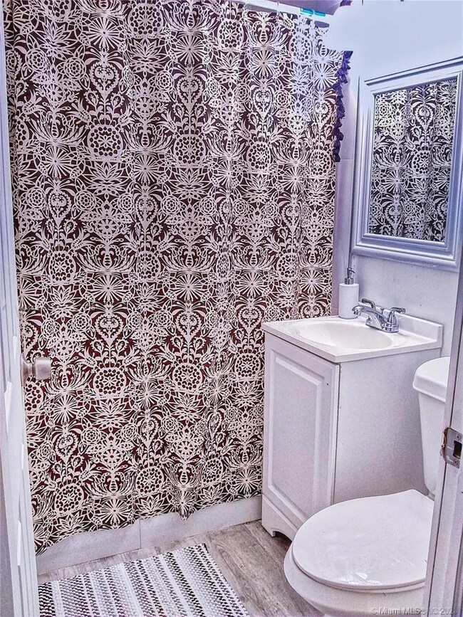 Photo - 142 NE 56th St Unidad A