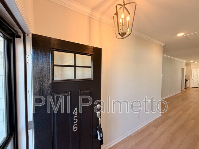 Photo - 456 Durwin Wy