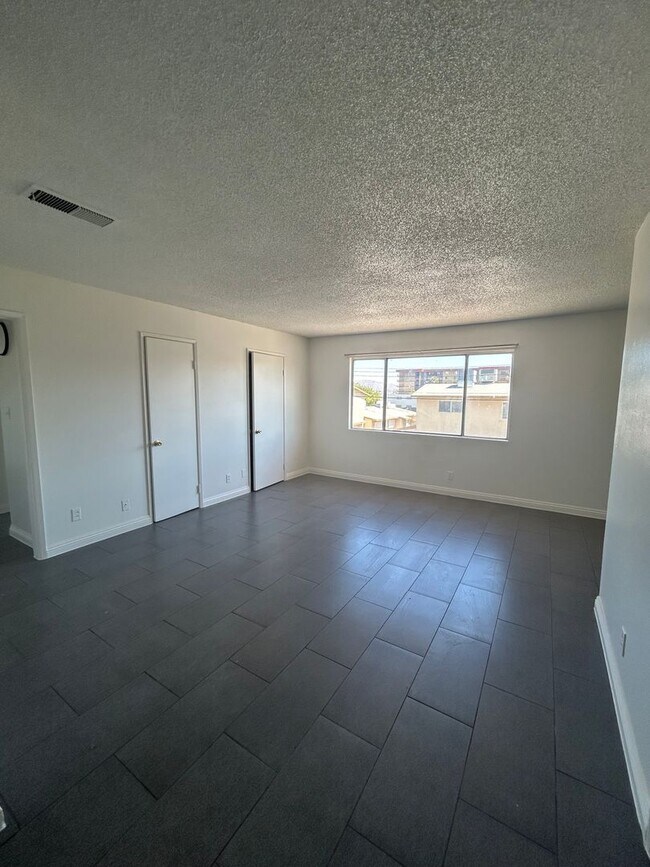 3840 Hazelwood St Unit 3840-04