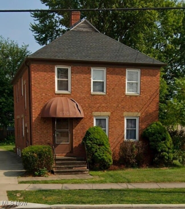 Building Photo - 5707 Pearl Rd Unit UP