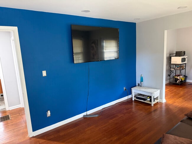 Photo - 153 Oakcliff Ct NW