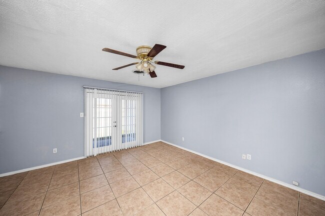 Photo - 4605 SW H Ave