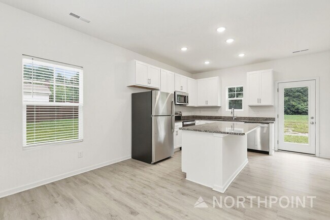 Photo - Single Family- 1 car garage- 3 bedroom!