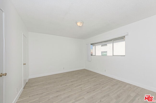 Photo - 428 S Wilton Pl Unidad 5