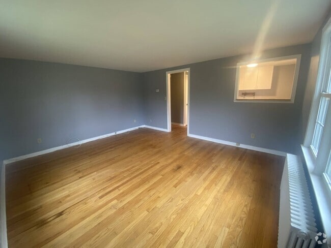 Building Photo - 325 Kenwood Ave Unit 1L Rental