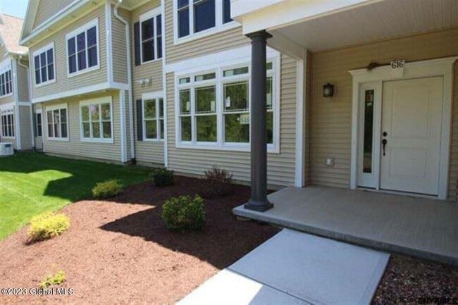 Photo - 616 Lois Ln