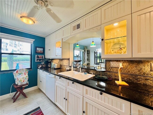 Photo - 10044 S Ocean Dr Unit 102