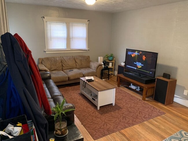 Photo - 4 Bedroom - PRE-LEASING FOR JUNE